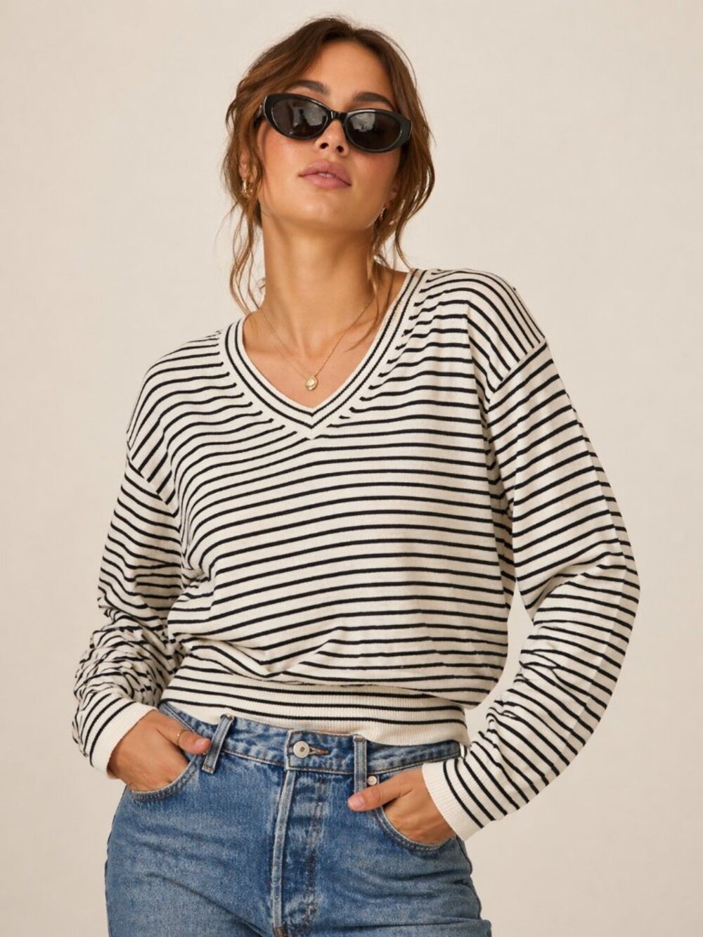 GAP - Navy & White Striped V-Neck Sweater – Women’s Size L